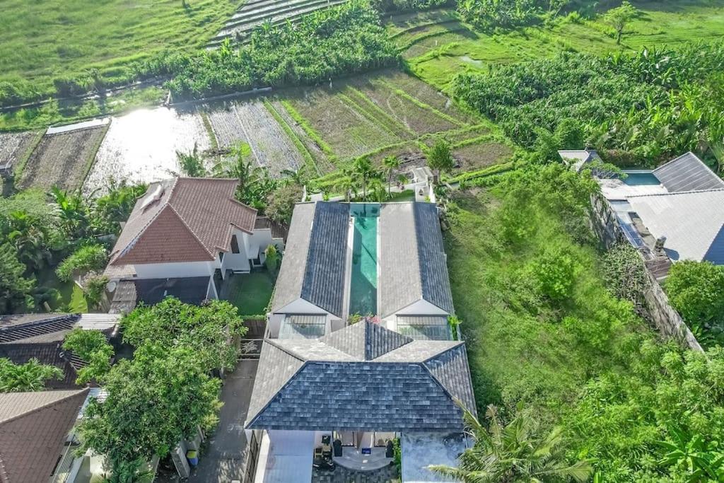 Villa Hakem Elegant And Modern 4 Bedrooms Villa Pool View Canggu  Exterior photo